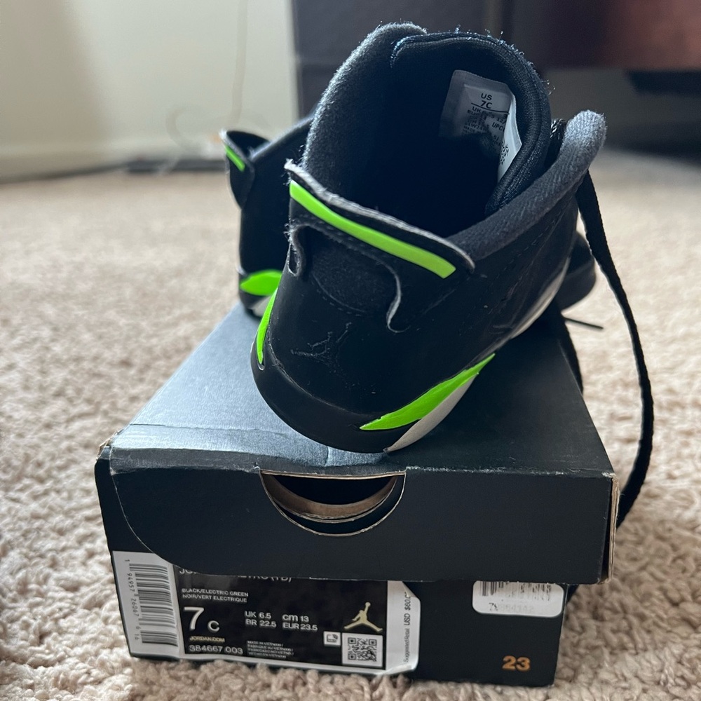 Air Jordan 6 Retro Electric Green- size 7c - Picture 4 of 7